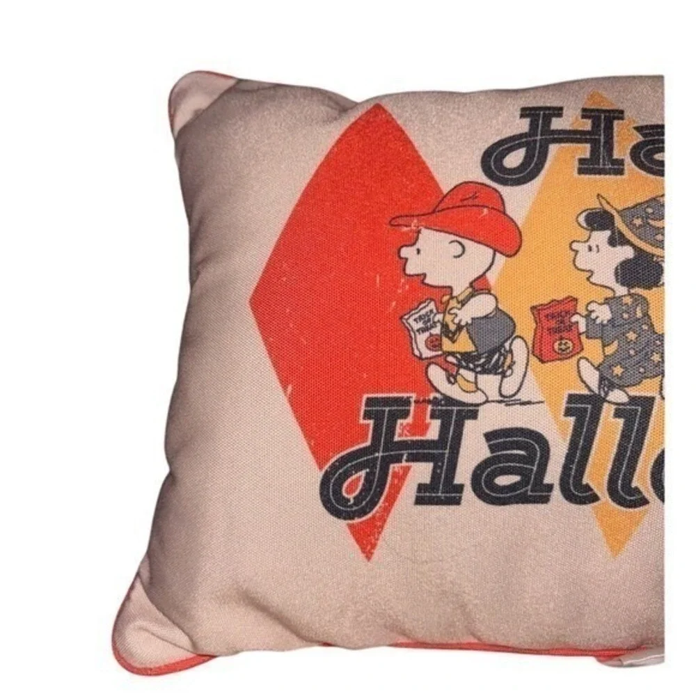 Peanuts Happy Halloween Charlie Brown Snoopy Throw Pillow Accent 12